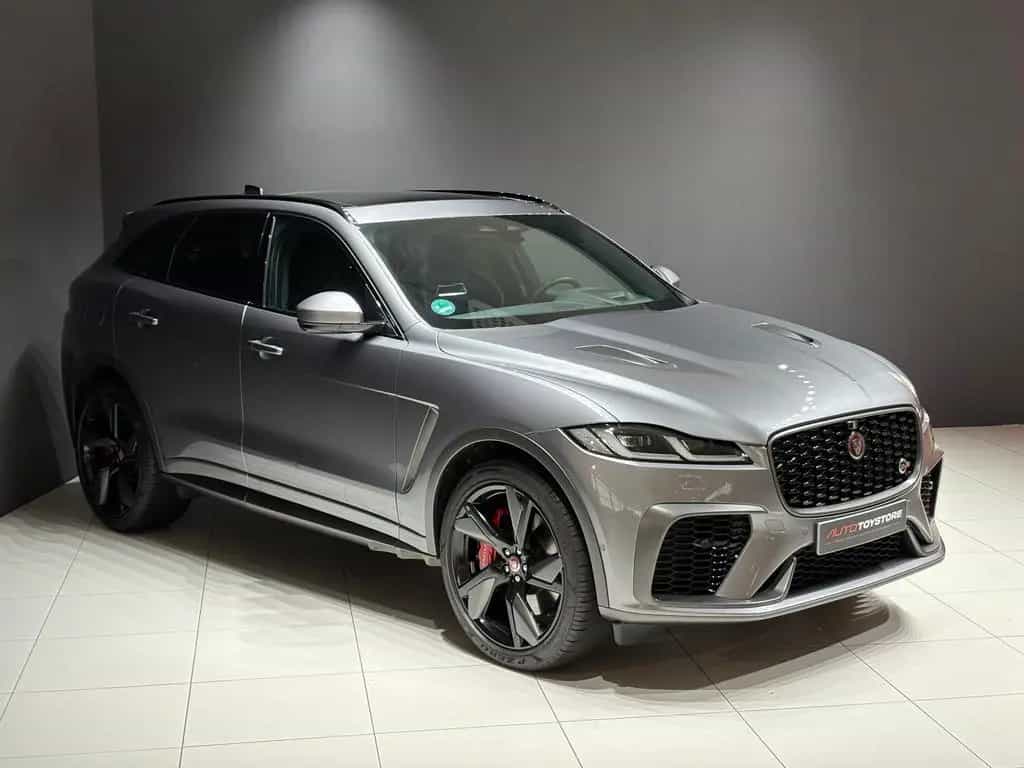 Jaguar F-Pace P550 SVR, Pano, Meridian, AHK, 22 Zoll 07/2021-photo-2