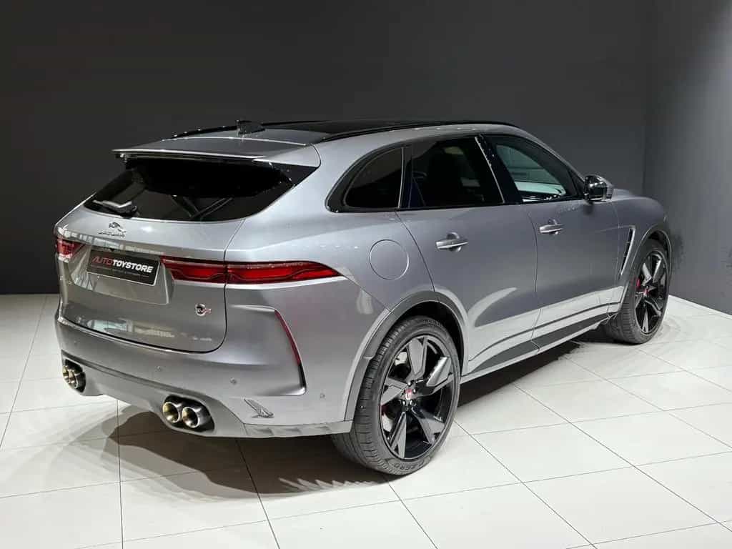 Jaguar F-Pace P550 SVR, Pano, Meridian, AHK, 22 Zoll 07/2021-photo-6