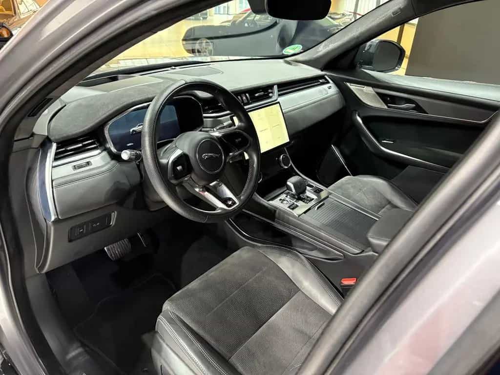 Jaguar F-Pace P550 SVR, Pano, Meridian, AHK, 22 Zoll 07/2021-photo-9