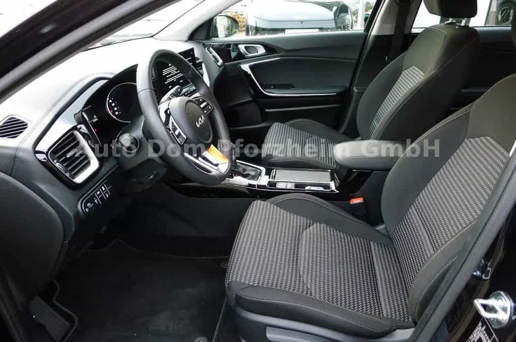 Kia Ceed SW 1,5T DCT Spirit /UVO/NAVI 11/2024-photo-11