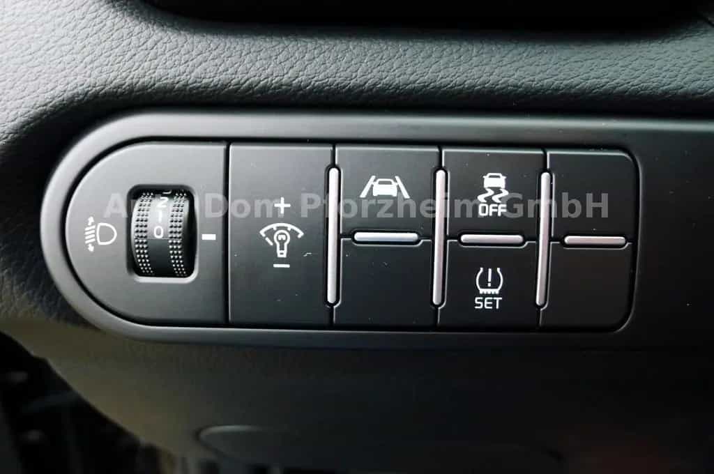 Kia Ceed SW 1,5T DCT Spirit /UVO/NAVI 11/2024-photo-13