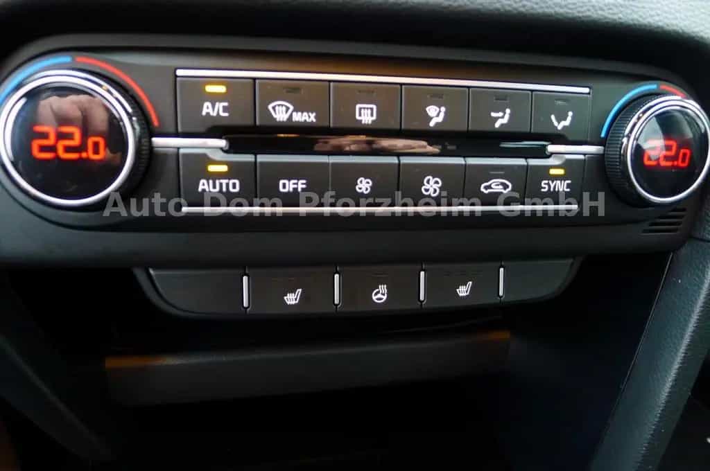 Kia Ceed SW 1,5T DCT Spirit /UVO/NAVI 11/2024-photo-18
