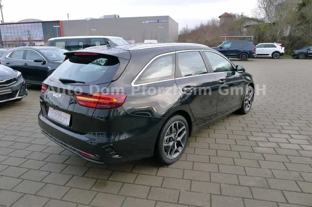 Kia Ceed SW 1,5T DCT Spirit /UVO/NAVI 11/2024-photo-3