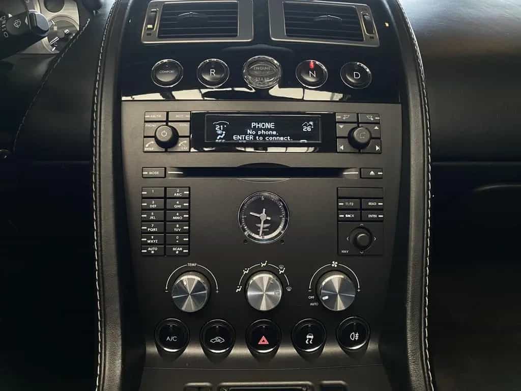 Aston Martin V8 Vantage Roadster 4.3 V8 Sportshift Cabrio, Le 02/2008-photo-9