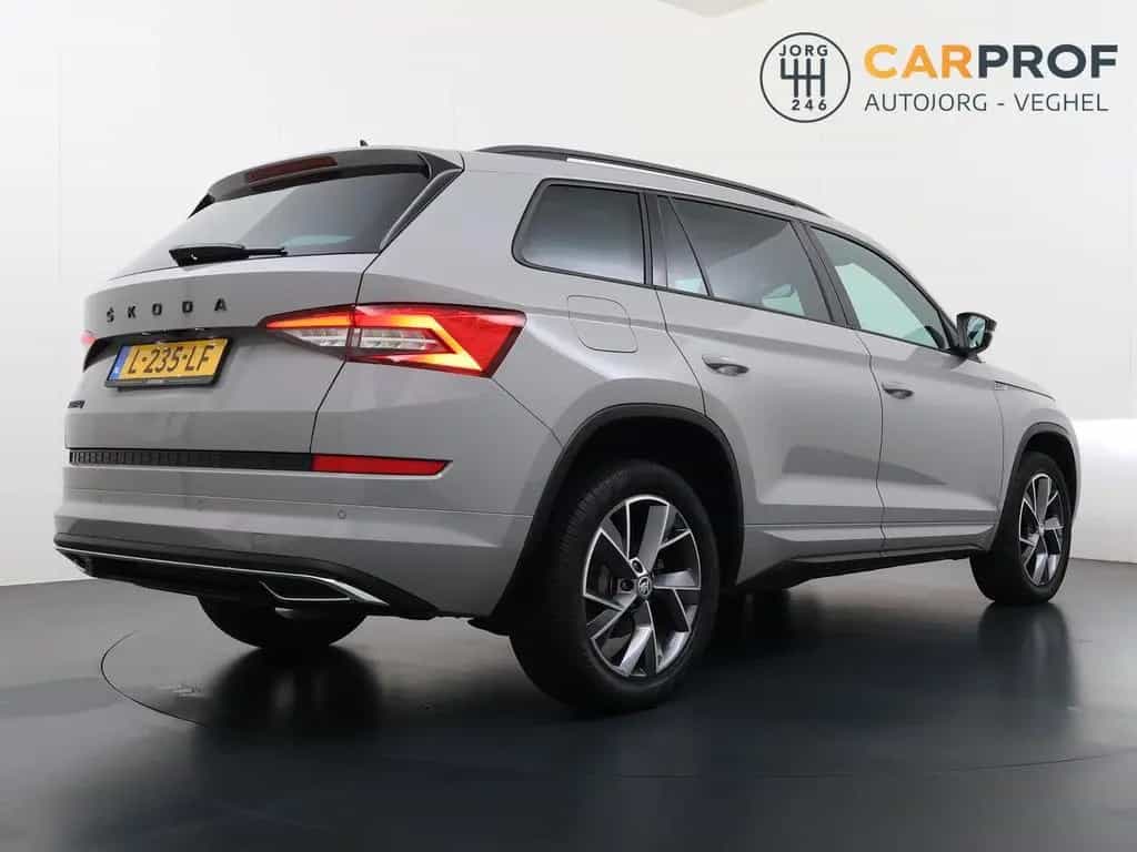 Skoda Kodiaq 1.5 TSI Sportline Business Panorama Dak | 06/2021-photo-2
