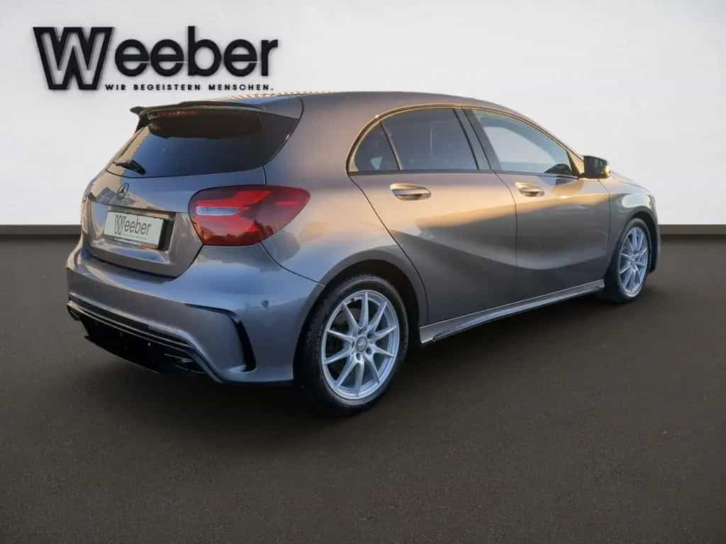 Mercedes-Benz A-Class 220 4Matic AMG Line *PANO*HARMAN KARDON*APP CO 05/2016-photo-12