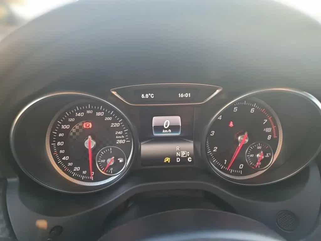 Mercedes-Benz A-Class 220 4Matic AMG Line *PANO*HARMAN KARDON*APP CO 05/2016-photo-5