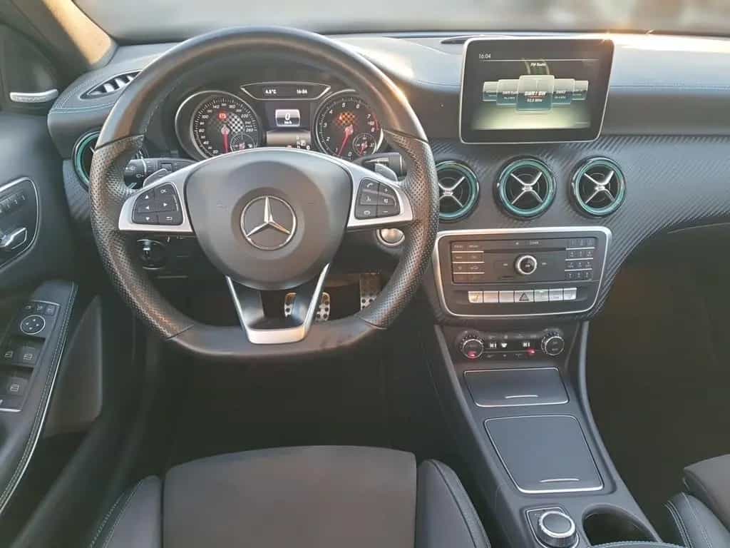 Mercedes-Benz A-Class 220 4Matic AMG Line *PANO*HARMAN KARDON*APP CO 05/2016-photo-8
