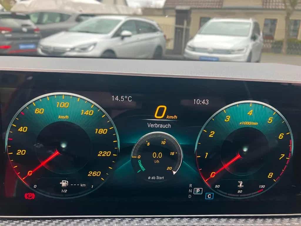 Mercedes-Benz A-Class 220 7G-DCT MBUX Urban Progressive 10/2018-photo-17