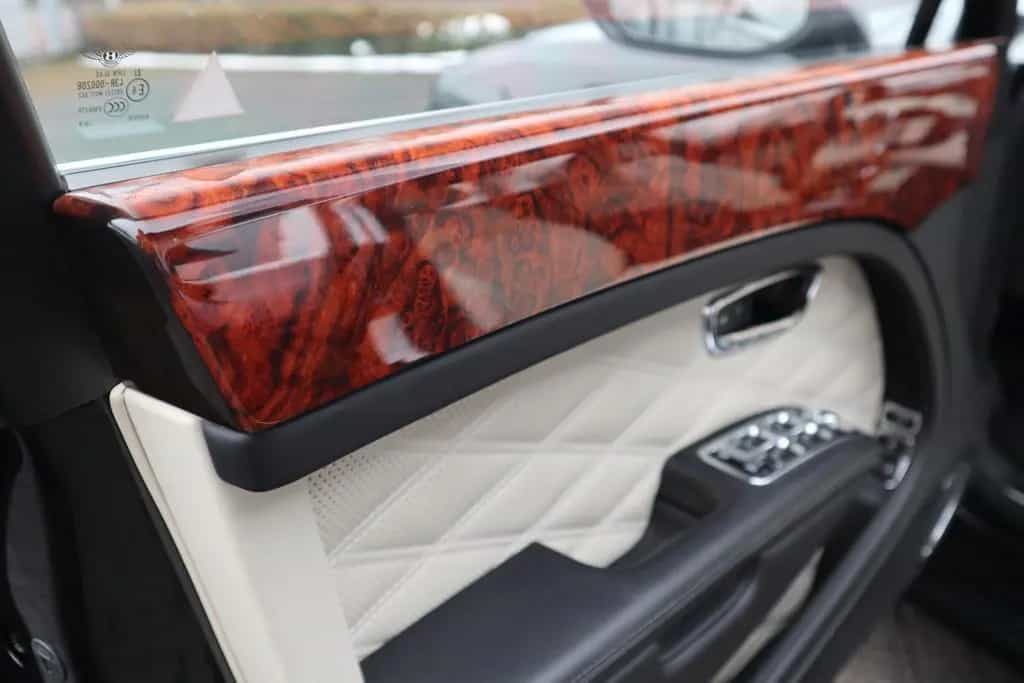 Bentley Mulsanne *Duo Tone*Glasdach*Diamond Quilting* 07/2017-photo-12