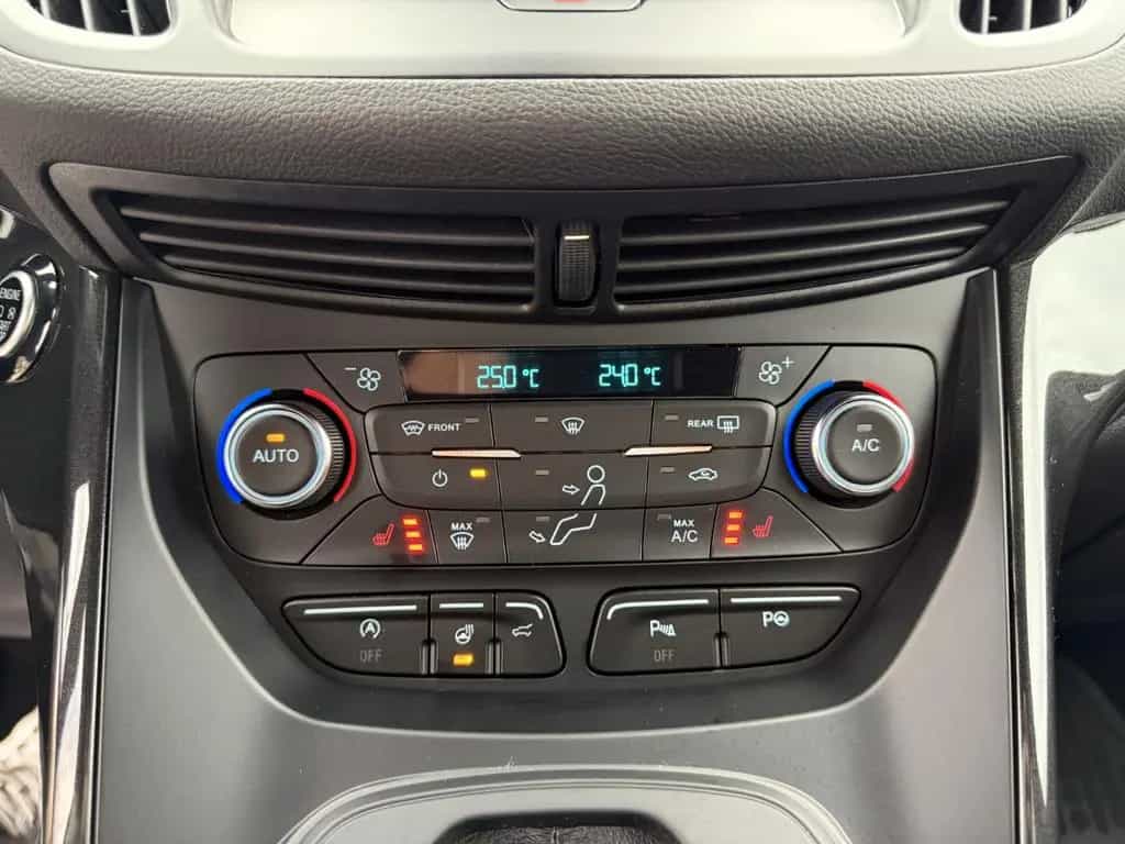 Ford Kuga 2.0TDCi ST-Line/2. Hd/HUneu/4WD/XEN/NAV/AT 09/2017-photo-21