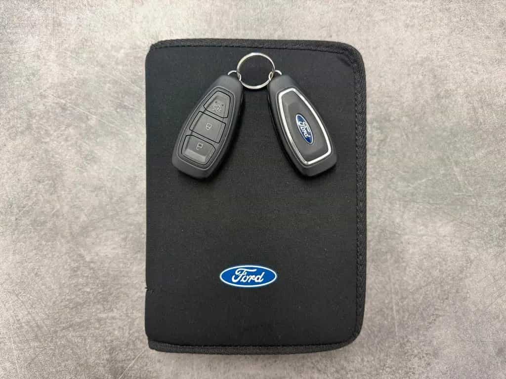 Ford Kuga 2.0TDCi ST-Line/2. Hd/HUneu/4WD/XEN/NAV/AT 09/2017-photo-30