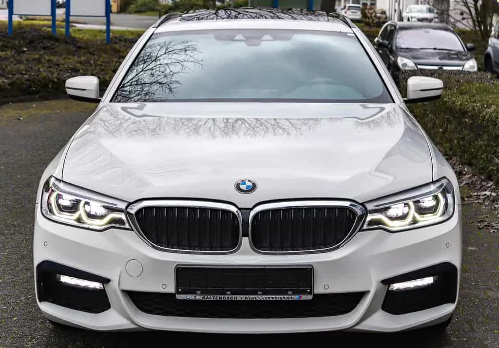 BMW 5 Series 540d xDrive M-PAKET*LEDER*LED*PANO*KAMERA*AHK* 04/2018-photo-1