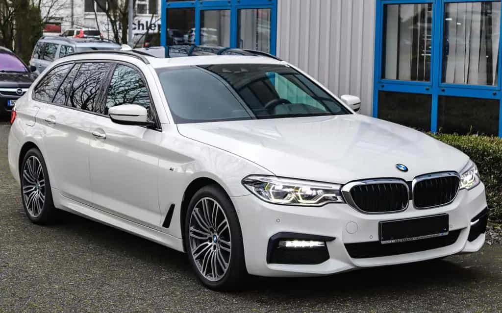 BMW 5 Series 540d xDrive M-PAKET*LEDER*LED*PANO*KAMERA*AHK* 04/2018-photo-2