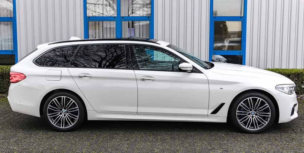 BMW 5 Series 540d xDrive M-PAKET*LEDER*LED*PANO*KAMERA*AHK* 04/2018-photo-3