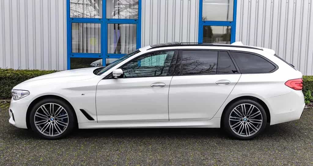 BMW 5 Series 540d xDrive M-PAKET*LEDER*LED*PANO*KAMERA*AHK* 04/2018-photo-7