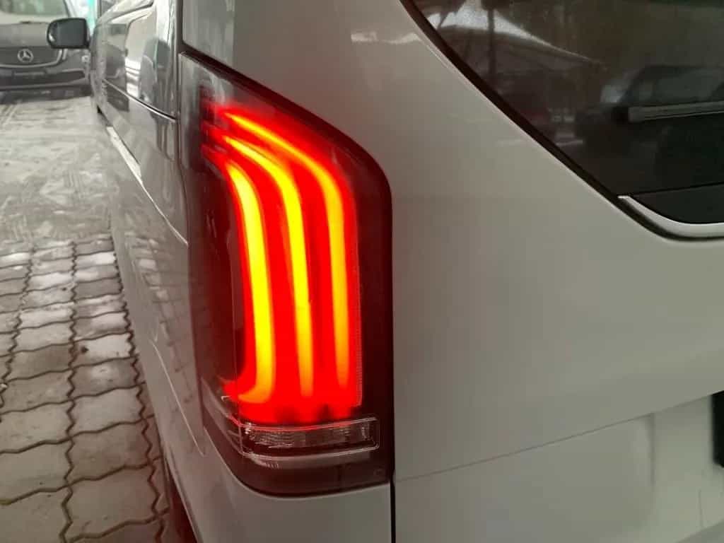 Mercedes-Benz V-Class 300 01/2025-photo-10