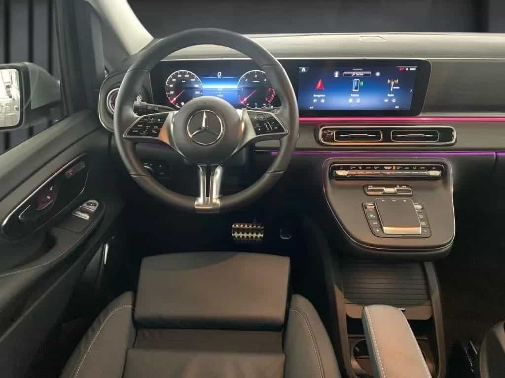 Mercedes-Benz V-Class 300 01/2025-photo-14