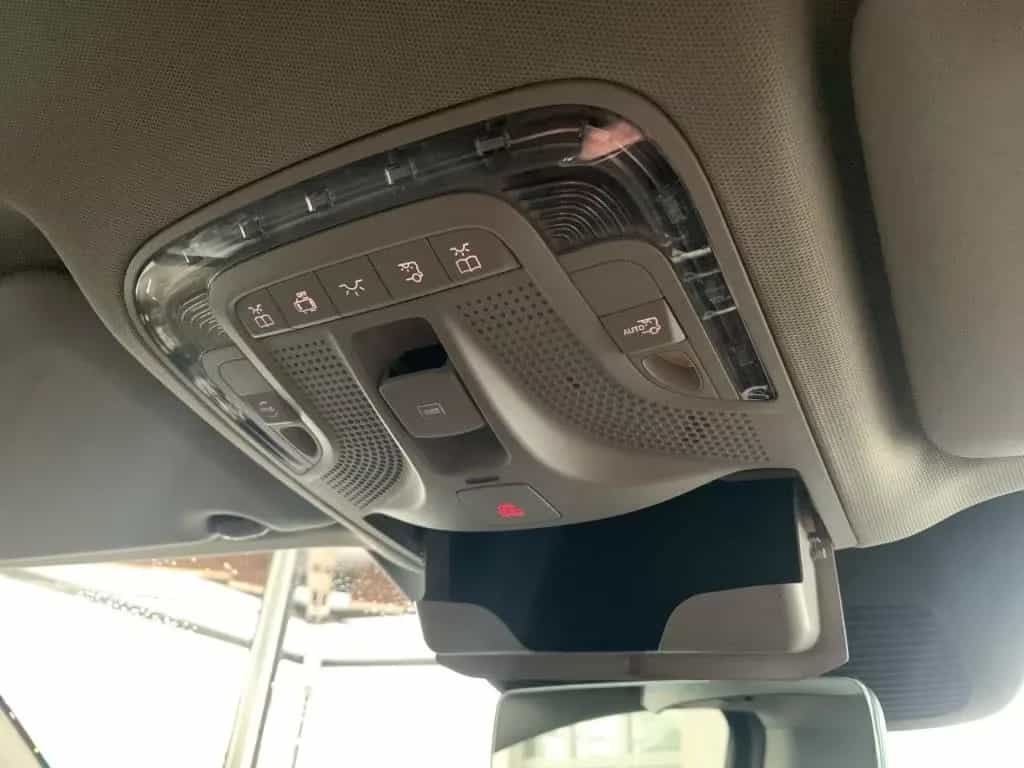 Mercedes-Benz V-Class 300 01/2025-photo-18