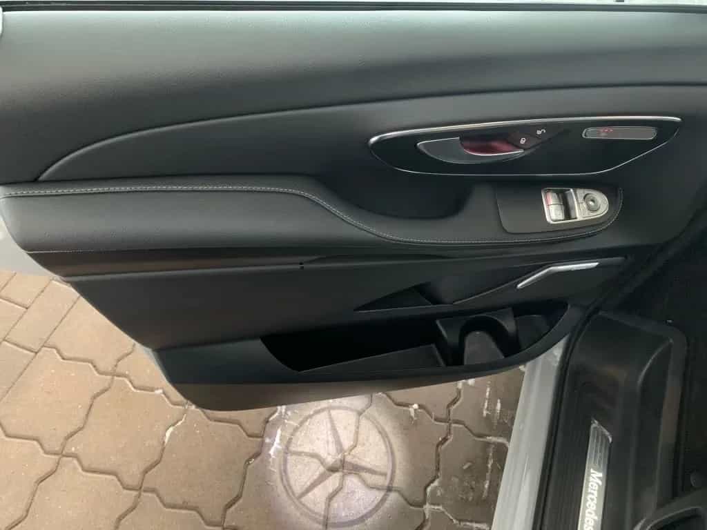 Mercedes-Benz V-Class 300 01/2025-photo-5