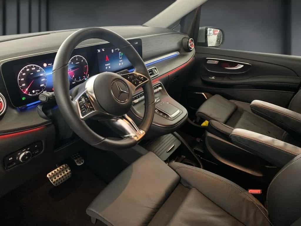 Mercedes-Benz V-Class 300 01/2025-photo-6