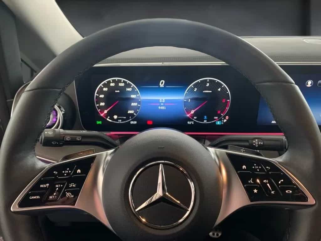Mercedes-Benz V-Class 300 01/2025-photo-7