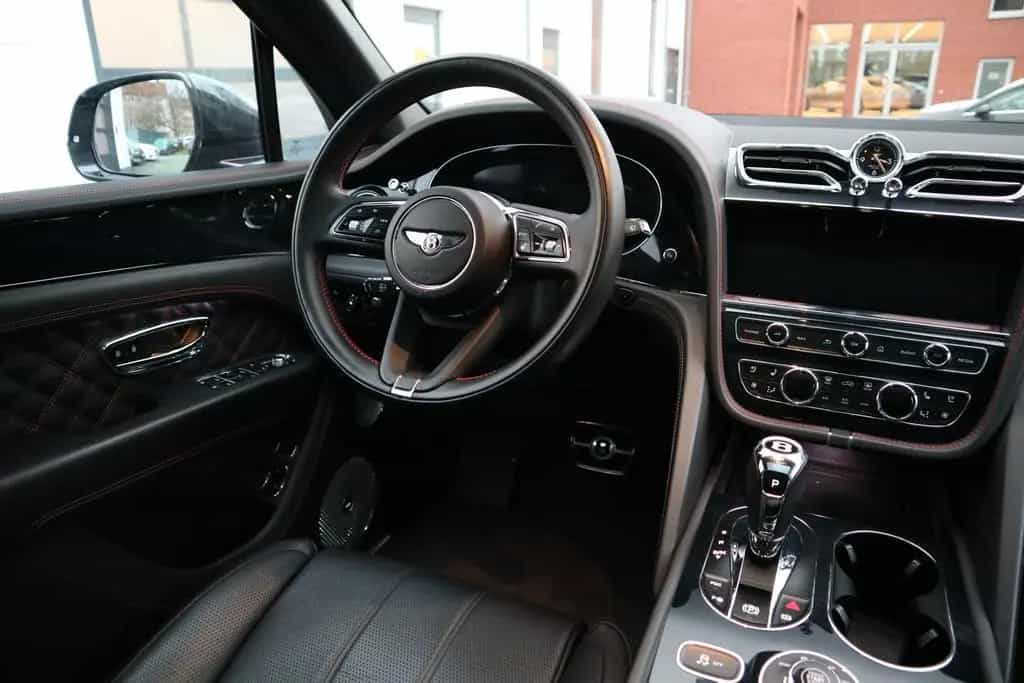 Bentley Bentayga V8 First Edition *NAIM*Blackline* 08/2020-photo-20