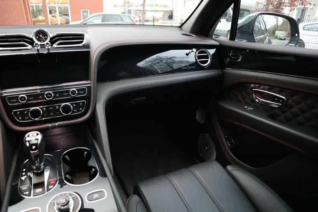 Bentley Bentayga V8 First Edition *NAIM*Blackline* 08/2020-photo-21