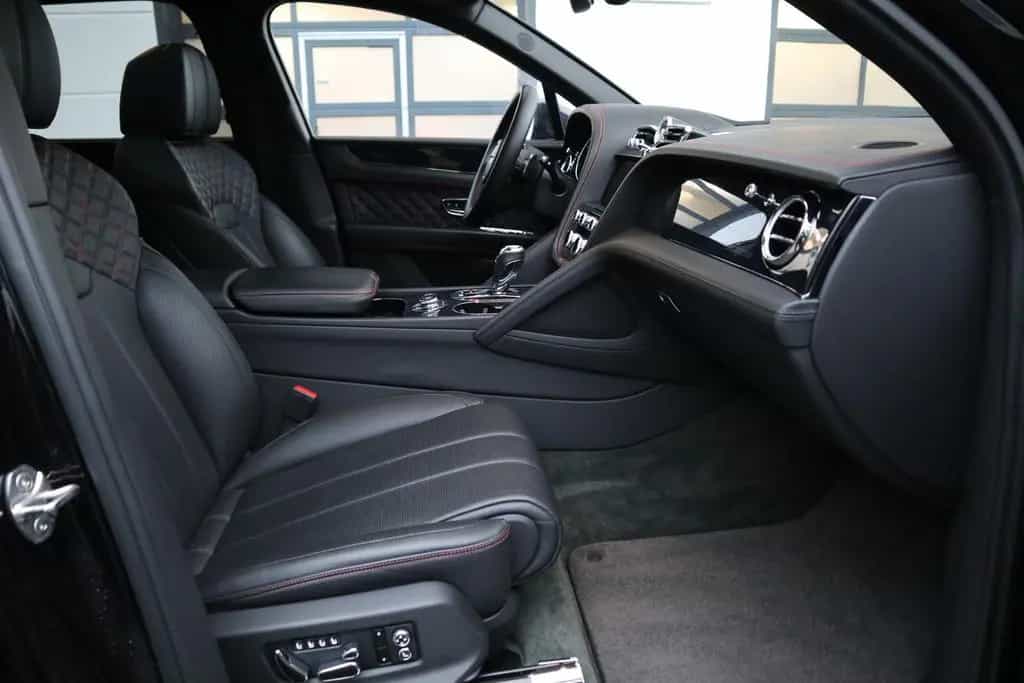 Bentley Bentayga V8 First Edition *NAIM*Blackline* 08/2020-photo-24