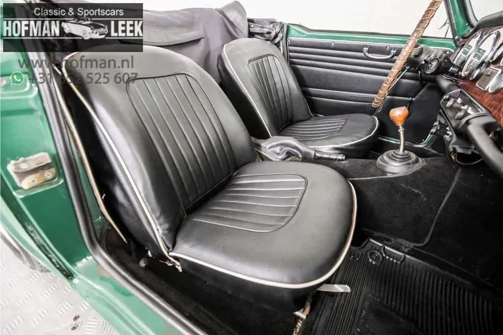 Triumph TR4 02/1966-photo-12