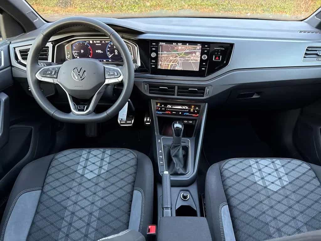 Volkswagen Polo R-Line 1.0 TSI DSG, PANO, RFK 11/2025-photo-10