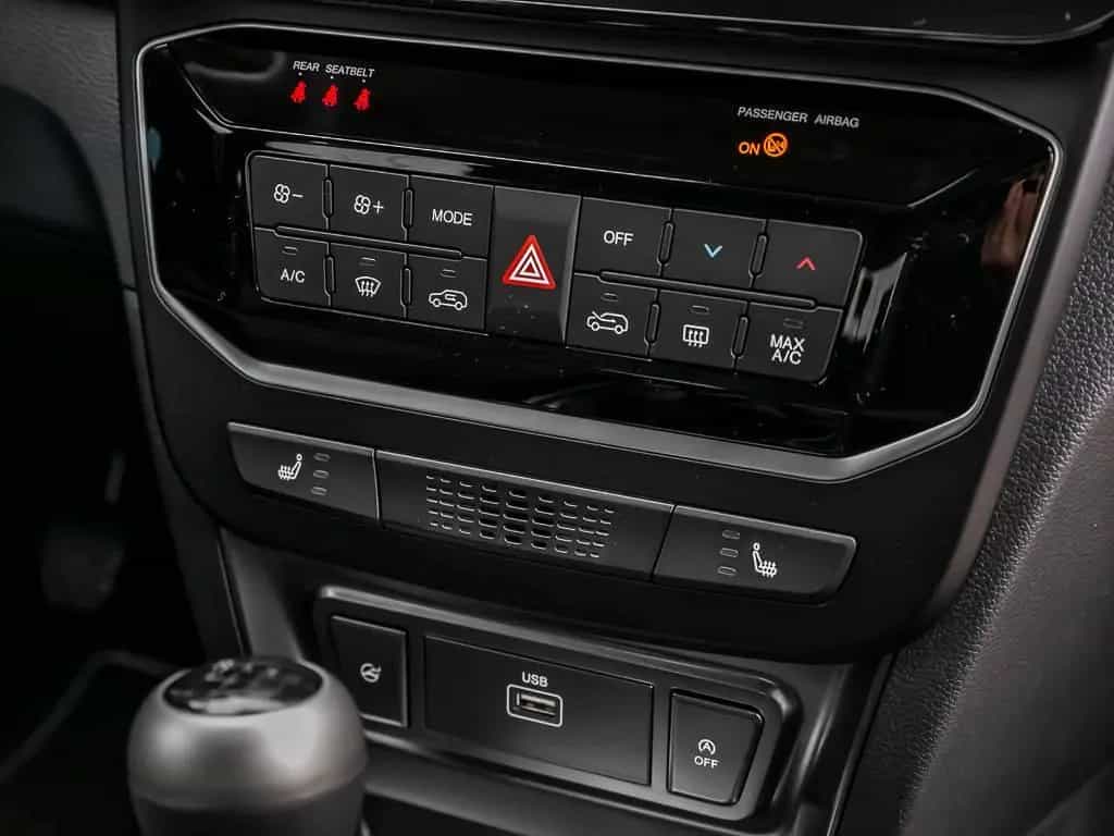 KGM Tivoli Nomad Exclusive White Edition Navi null-photo-7