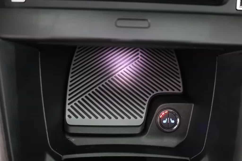 Citroën C4 PureTech 130 LED Navi Pano 360° 03/2024-photo-13