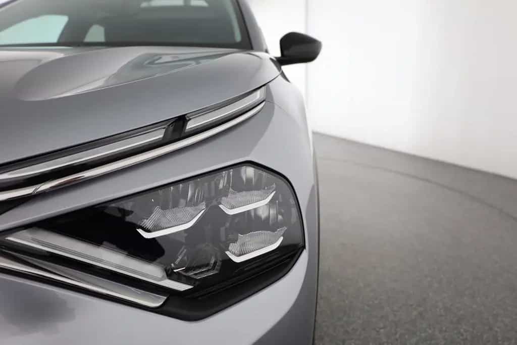 Citroën C4 PureTech 130 Aut. LED ACC Navi Pano 360° 06/2024-photo-28