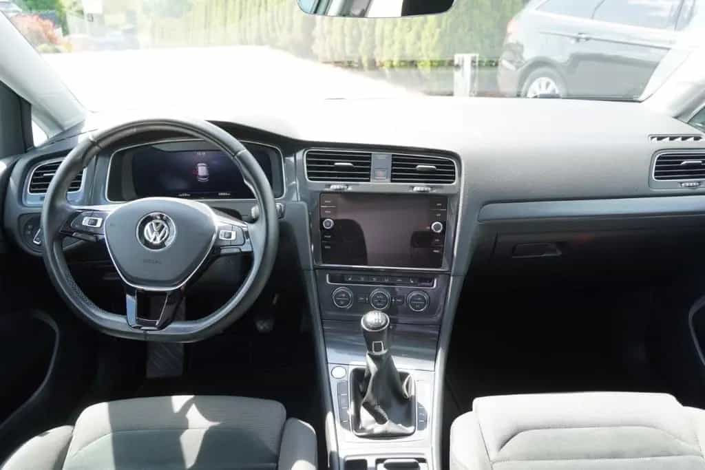 Volkswagen Golf VII 1.0 TSI LED Navi Schiebedach Kamera AHK 05/2017-photo-11