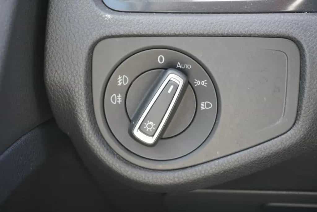 Volkswagen Golf VII 1.0 TSI LED Navi Schiebedach Kamera AHK 05/2017-photo-16