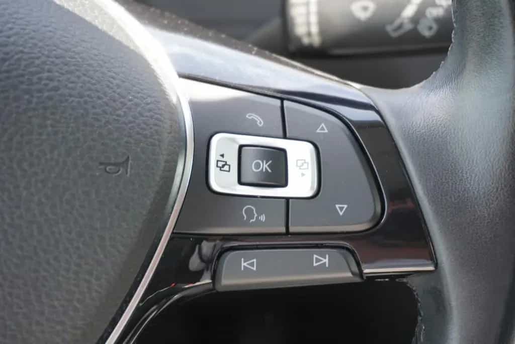 Volkswagen Golf VII 1.0 TSI LED Navi Schiebedach Kamera AHK 05/2017-photo-18