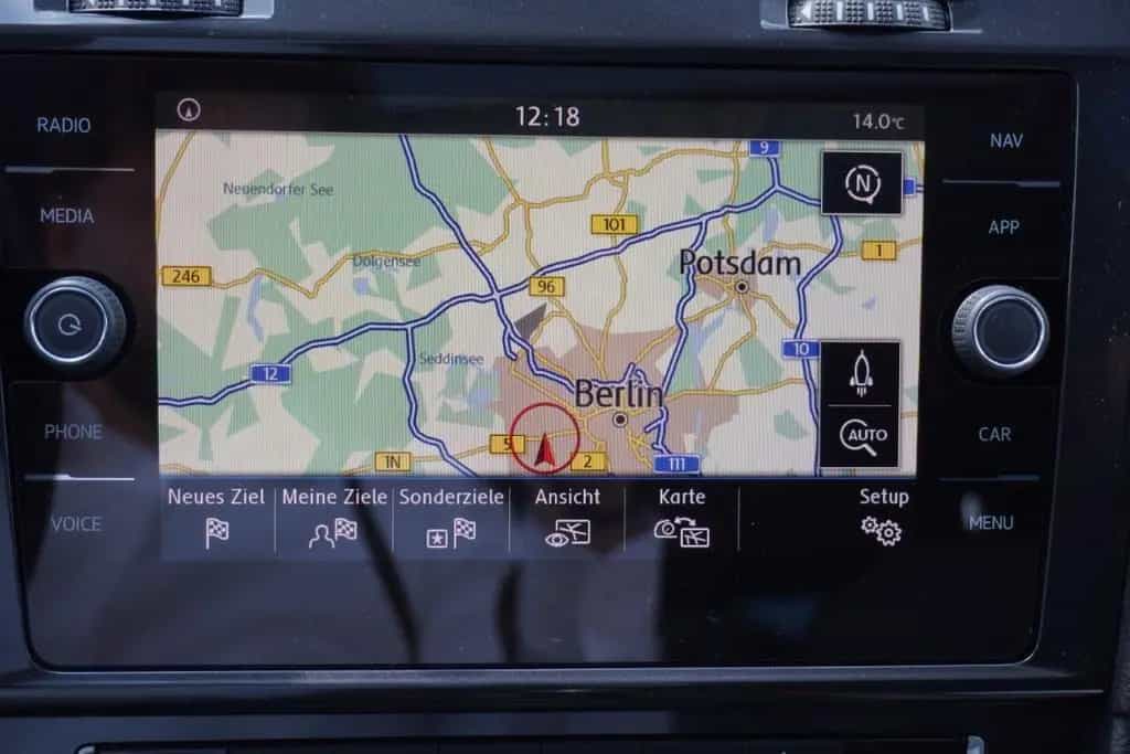 Volkswagen Golf VII 1.0 TSI LED Navi Schiebedach Kamera AHK 05/2017-photo-24