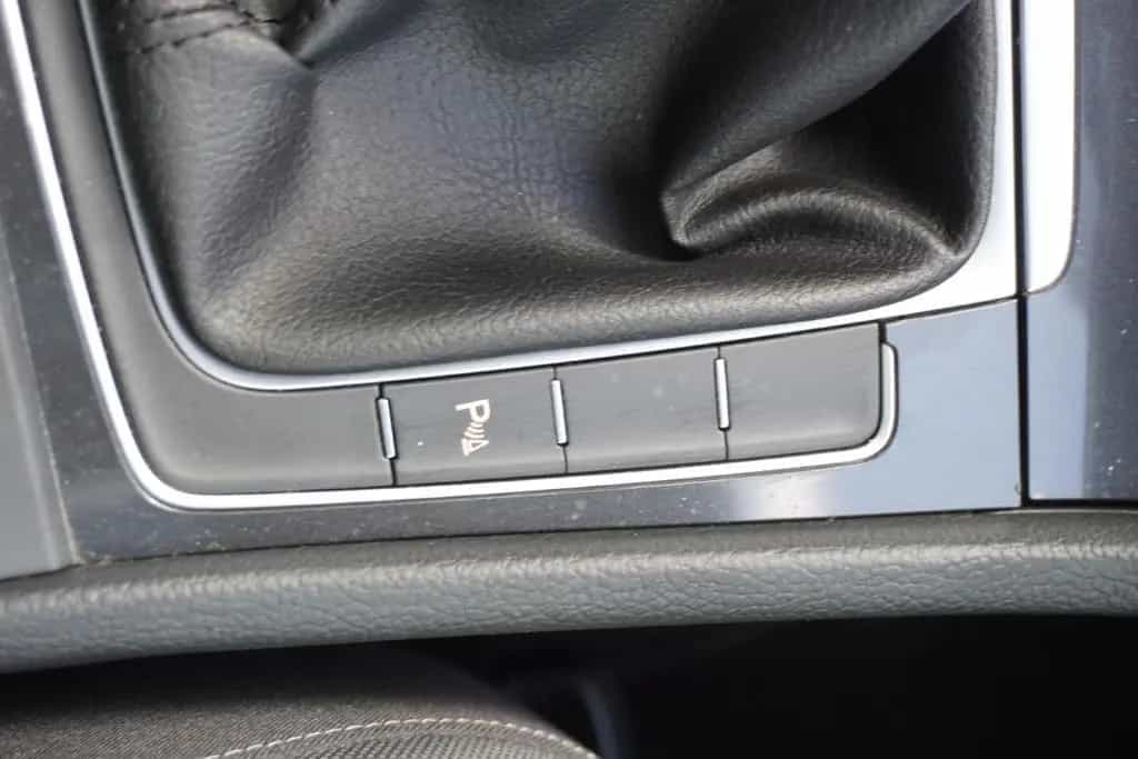 Volkswagen Golf VII 1.0 TSI LED Navi Schiebedach Kamera AHK 05/2017-photo-29