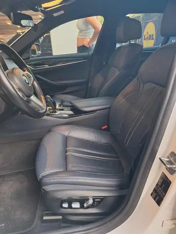 BMW 5 Series 520d Touring A - M paket - Nachtblau 06/2018-photo-13