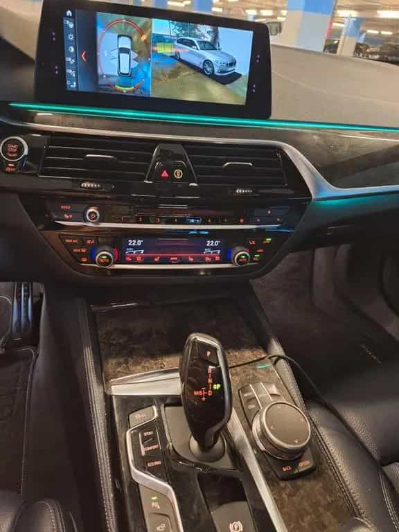 BMW 5 Series 520d Touring A - M paket - Nachtblau 06/2018-photo-2