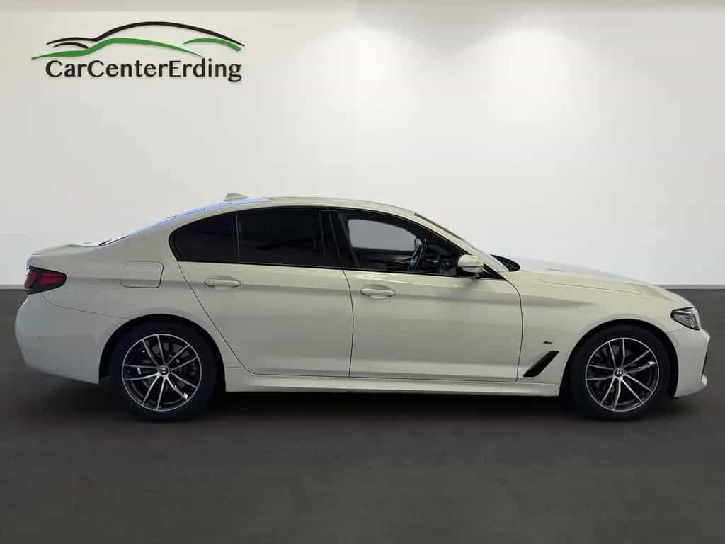 BMW 5 Series Sport*Laser*ACC*Kamera*AHK*HUD*Leder* 06/2023-photo-2