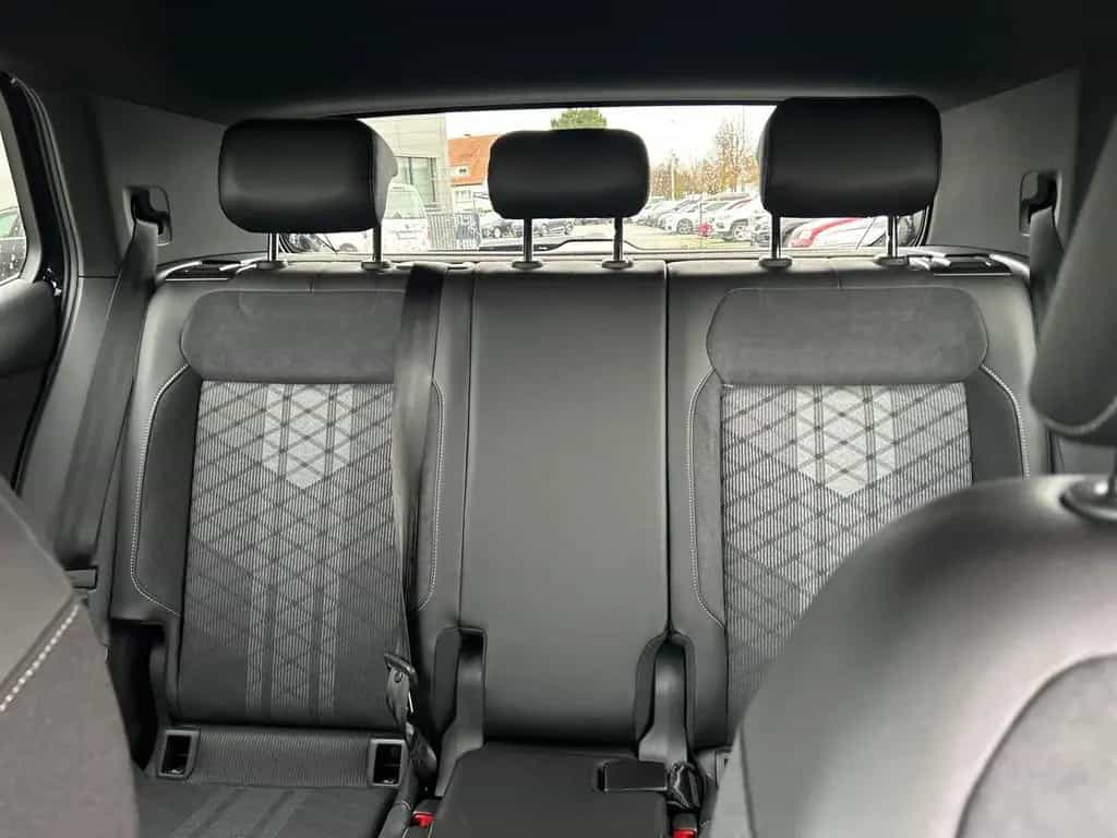 Volkswagen T-Cross R-Line 1.5 TSI DSG, AHK, NAVI, RFK 08/2024-photo-8