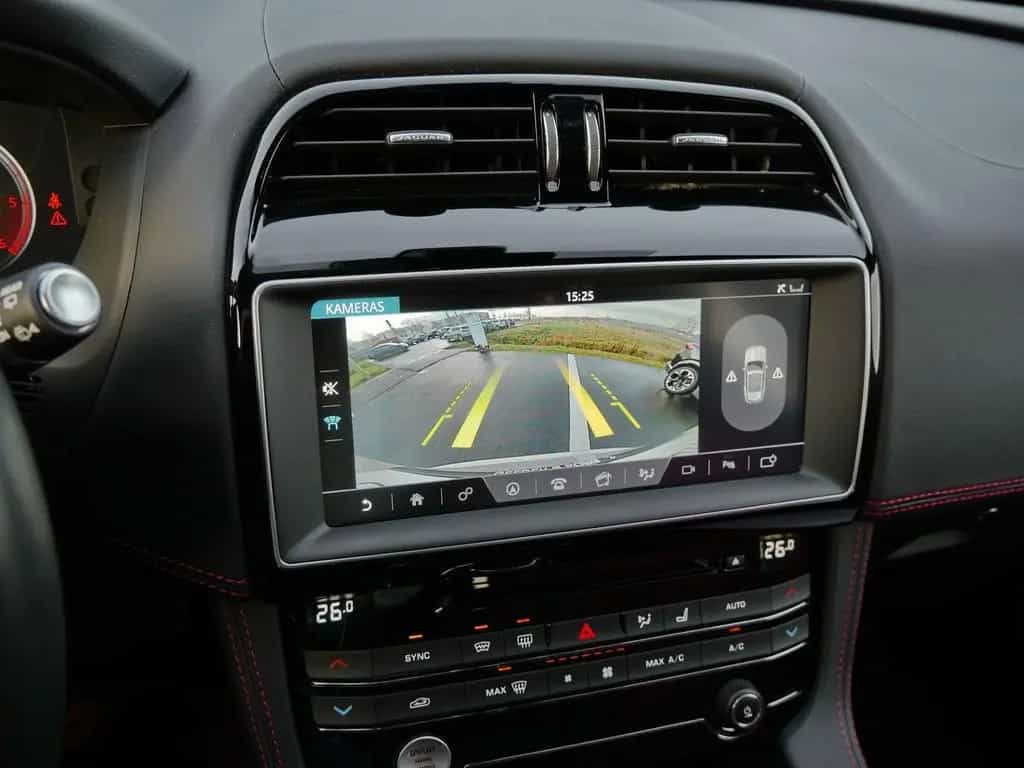 Jaguar F-Pace 30D AWD R-Sport Meridian*Kamera*GRA*AHK 04/2016-photo-14