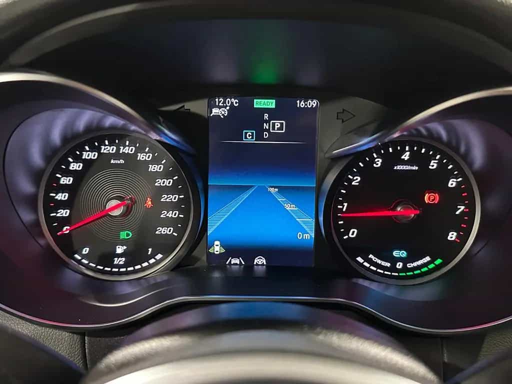 Mercedes-Benz C 300 T*AVANTGARDE*LED-PANO-ACC-AHK-SHZ-SPUR-PDC 06/2020-photo-31