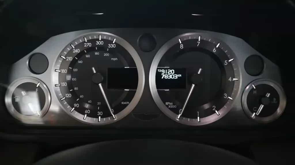 Aston Martin V8 Vantage *4.7l Sportshift II* 12/2013-photo-23
