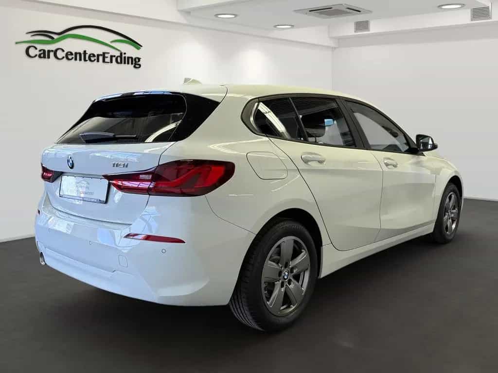 BMW 1 Series 08/2022-photo-3