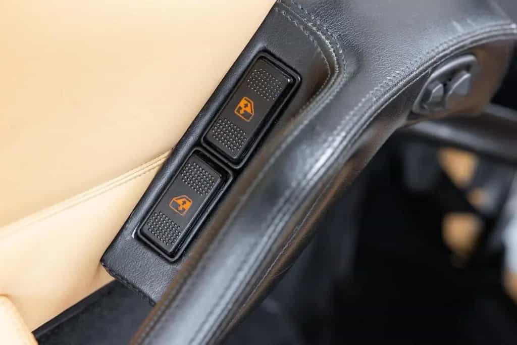 Ferrari 328 GTS - Dealer Maintained - Original KM - 12/1986-photo-10
