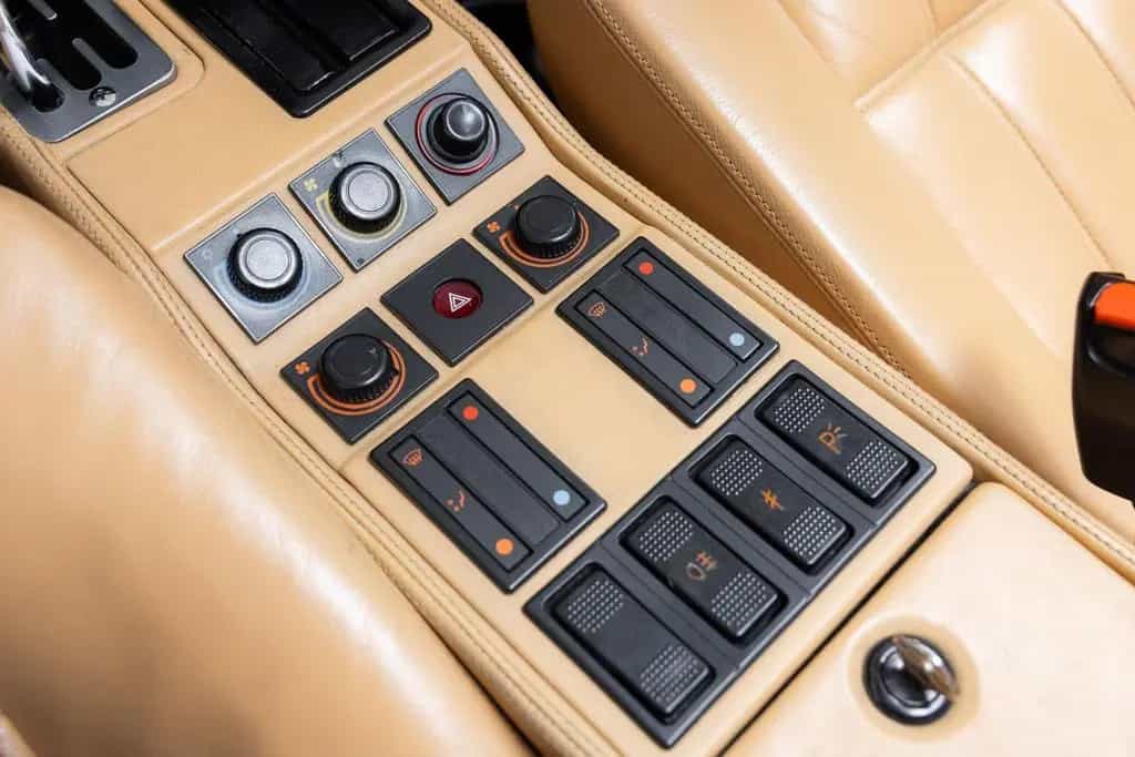 Ferrari 328 GTS - Dealer Maintained - Original KM - 12/1986-photo-17