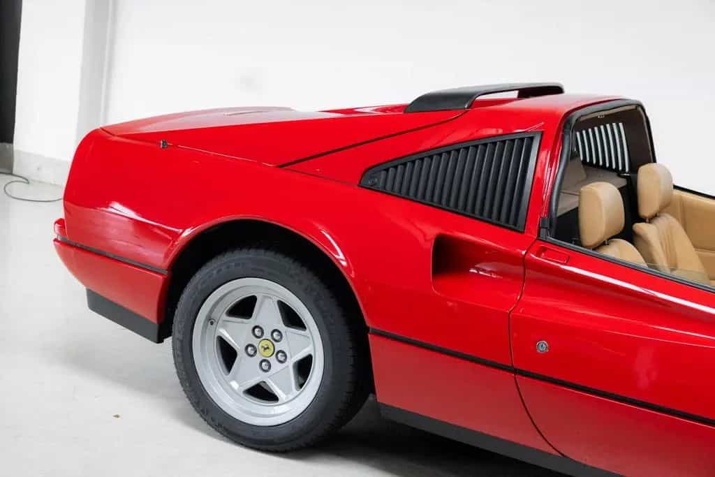 Ferrari 328 GTS - Dealer Maintained - Original KM - 12/1986-photo-27